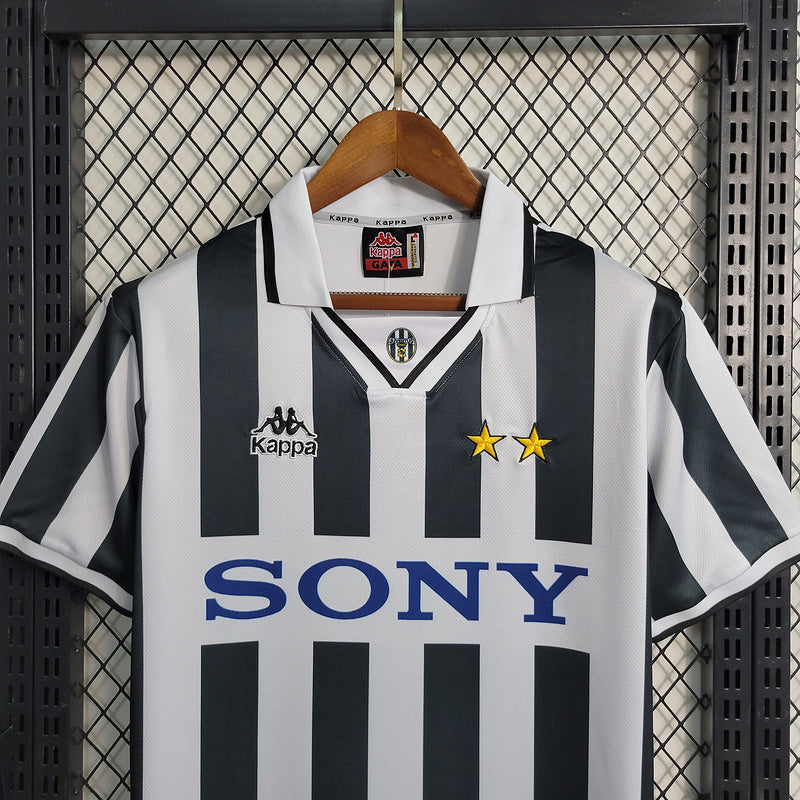 CAMISOLA RETRÔ DA JUVENTUS 95/97 BRANCO E PRETO